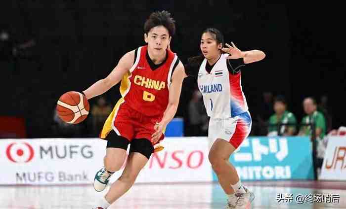 中国女篮VS蒙古打响1/4决赛，内线优势明显，冯子涵一针见血